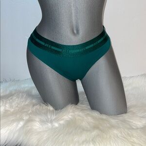 Victoria’s Secret Pink Logo Thong Elastic Underwear Panty. NWT